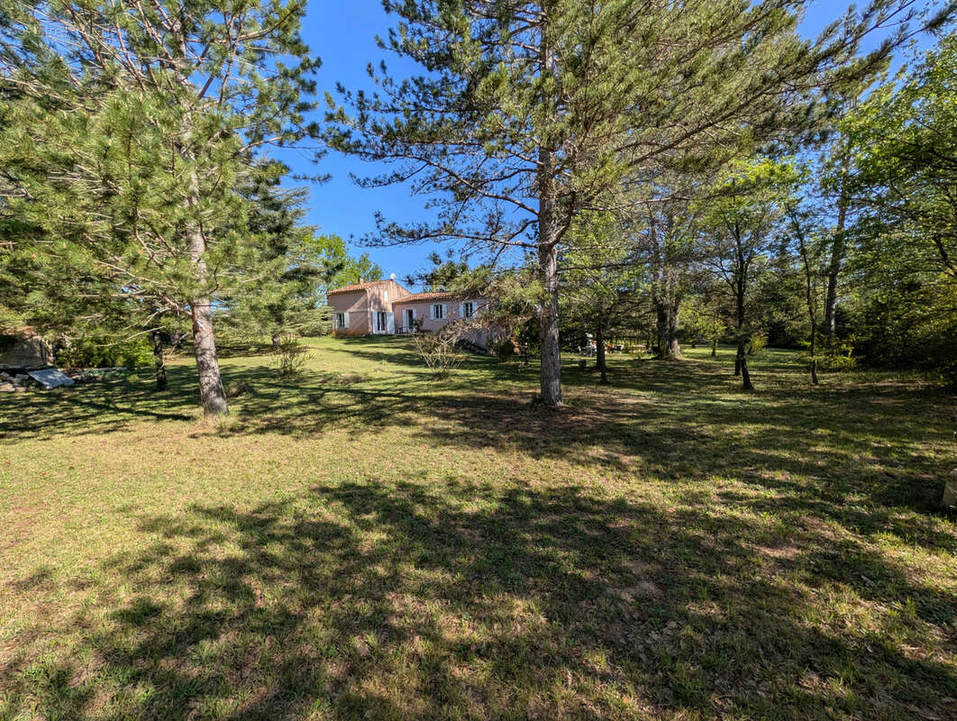 maison de 125 m2 à Grambois, cadre idyllique - photo 8