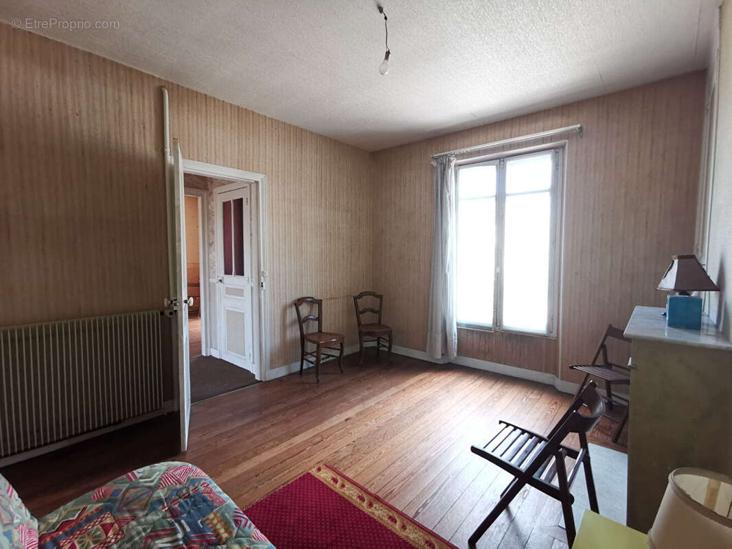 Maison à BROU