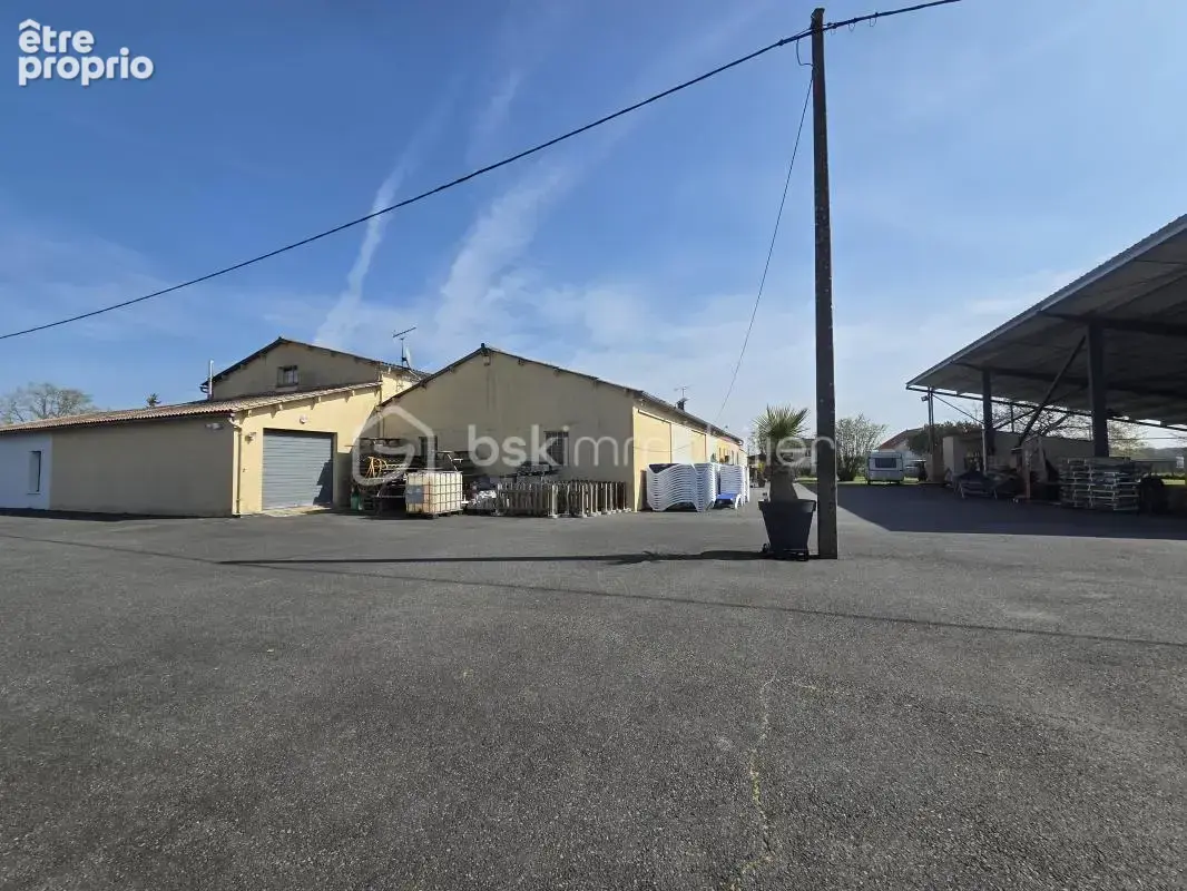 Exclusivité – hyper centre lezay – propriété avec hangar + panneaux solaires - photo 22