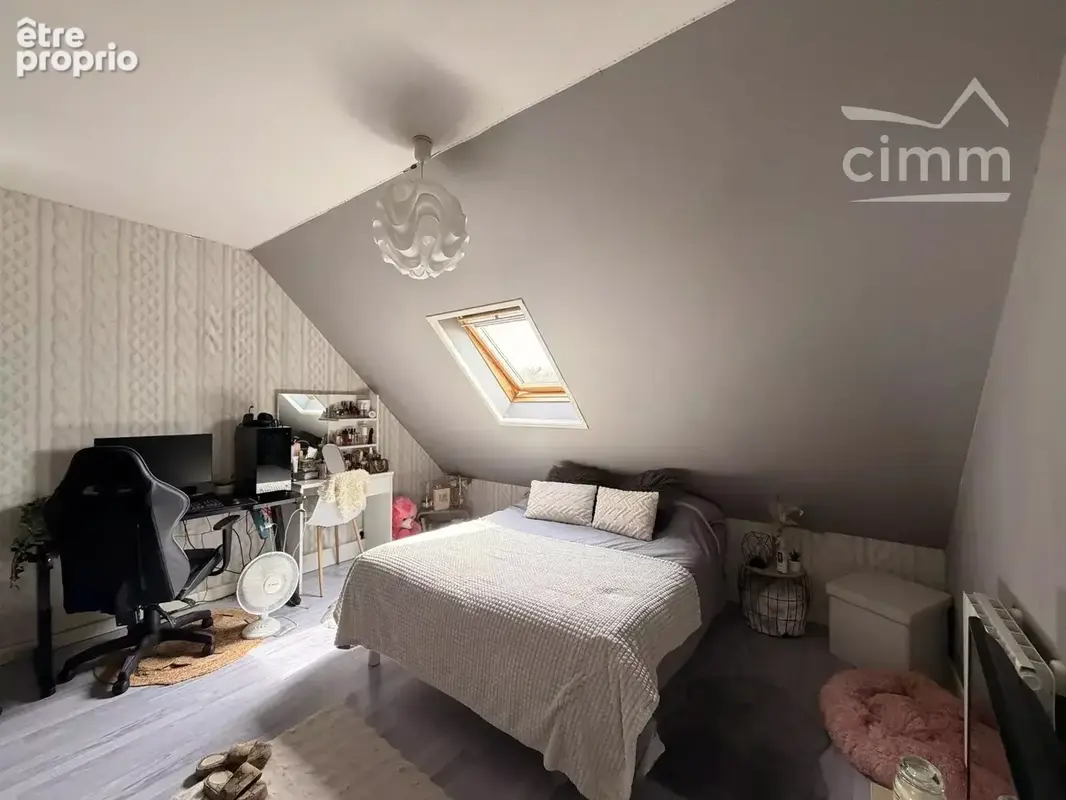 VEUZAIN-SUR-LOIRE — Maison 6 pièces de 120 m² - photo 6