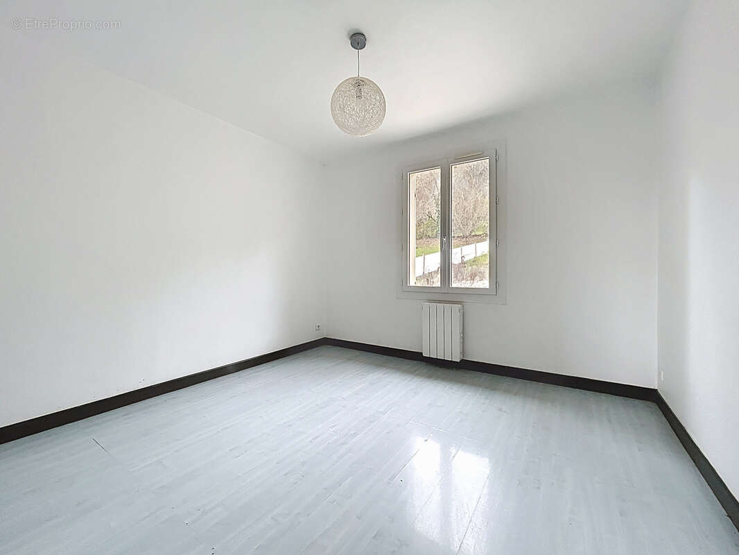 Maison à LISSAC-SUR-COUZE