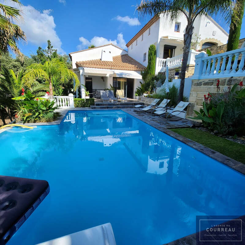 EXCLUSIVITÉ - Pignan  Maison T6 - 180 m2  Vue dégagée  Piscine à débordement - photo 17