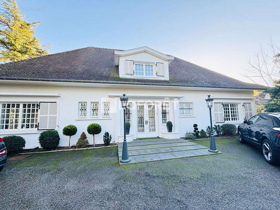 Maison à RIORGES