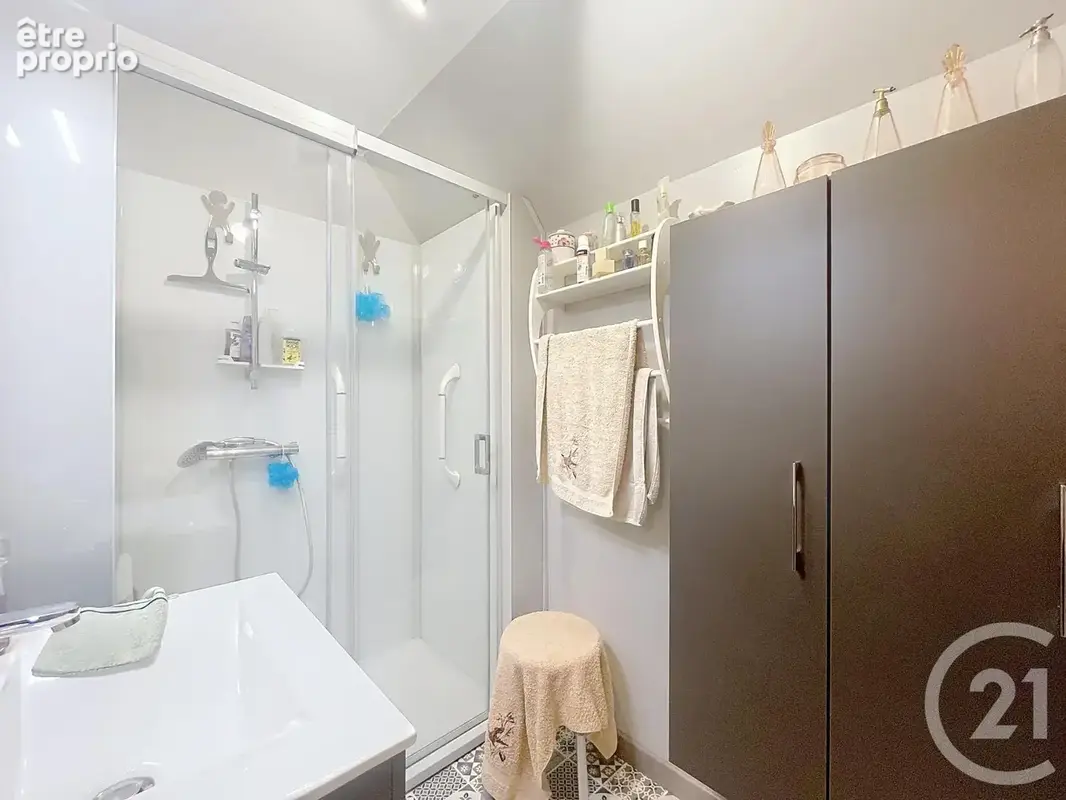 Maison 100 m² à Saint-Germain-Laval  - photo 9