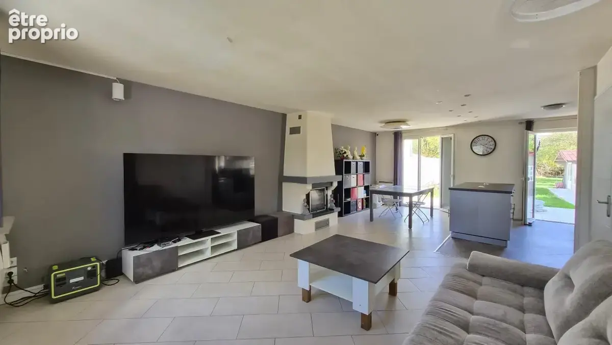 T7 de 137.5 m², vie de plain pied, terrain 735 m², garage - photo 7