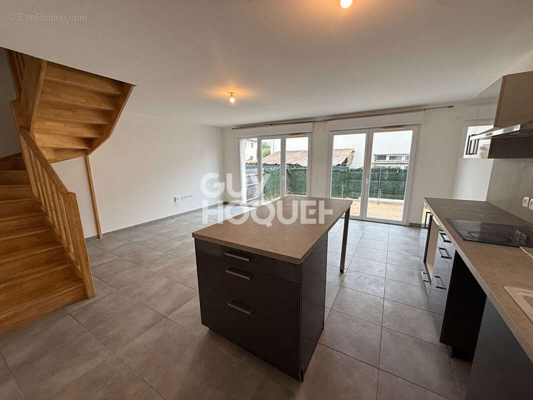 A vendre à PEZILLA LA RIVIERE (66370)  Maison F5 de 90 m² avec jardin et garage. - photo 10