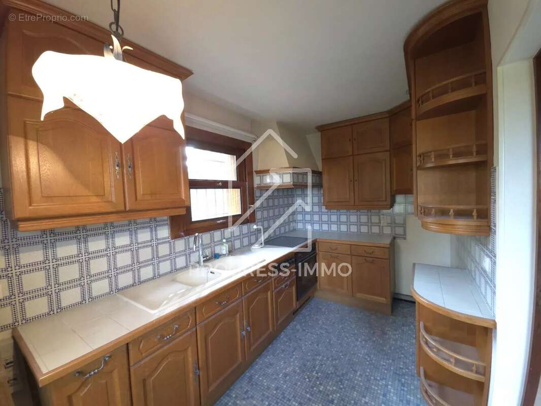 Maison à COMBS-LA-VILLE