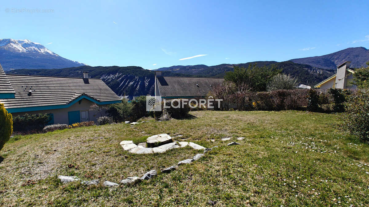 Maison à LE SAUZE-DU-LAC