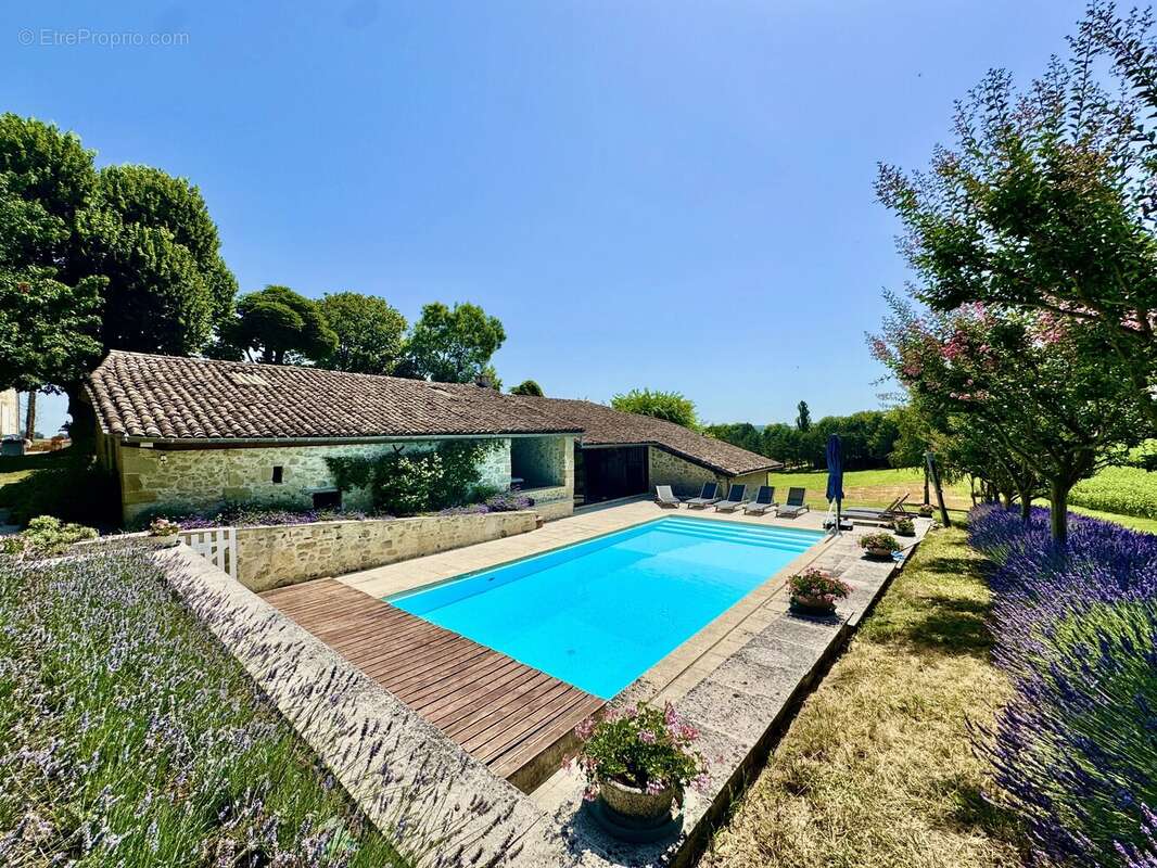 Maison à SAINT-COLOMB-DE-LAUZUN