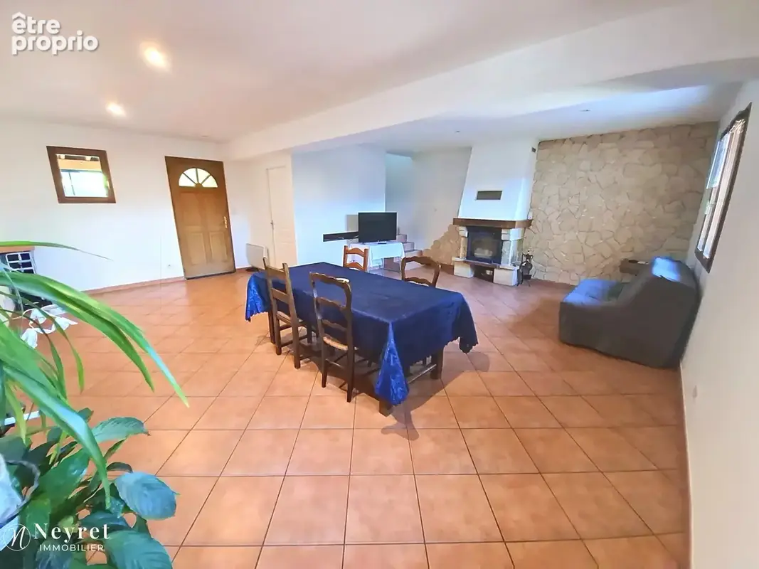 Rare, dans corps de logis du XVI e siècle, Maison de 191,64 m2, 4 chambres sur 832 m2 clos et arboré - photo 7