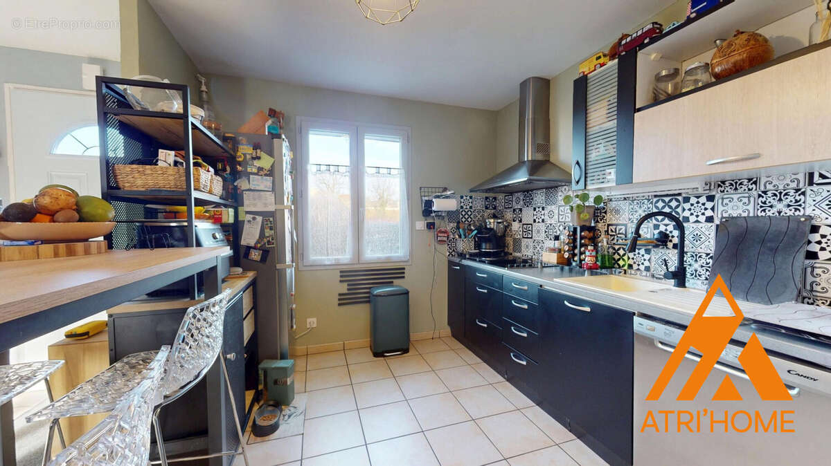 Maison à SANSAC-DE-MARMIESSE