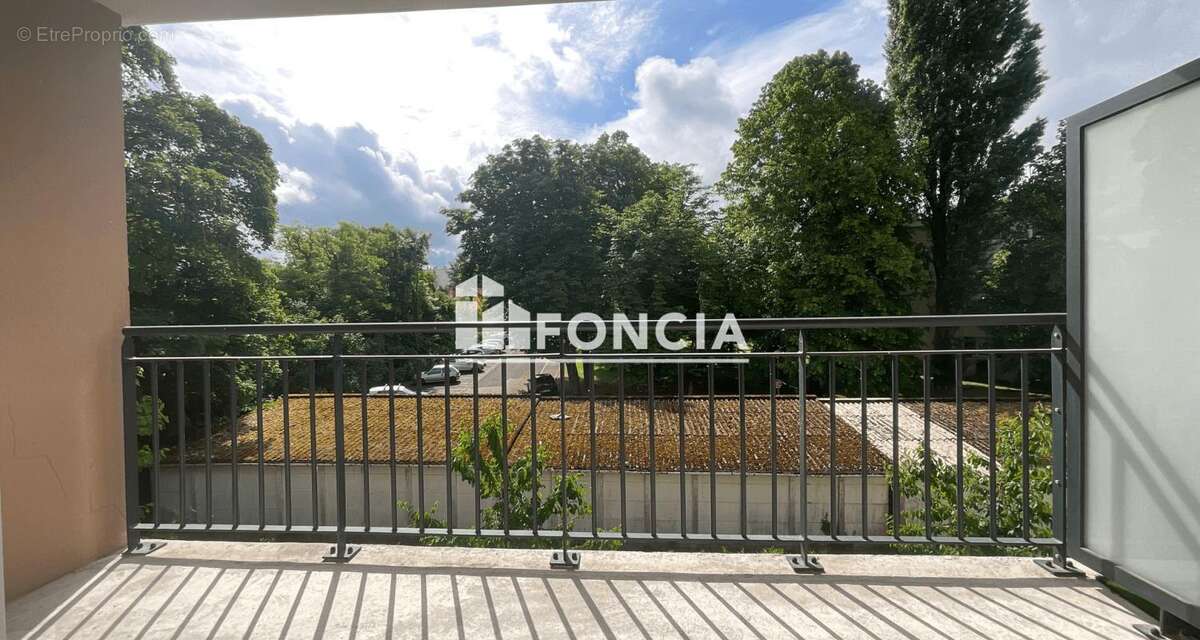 Appartement à MENNECY