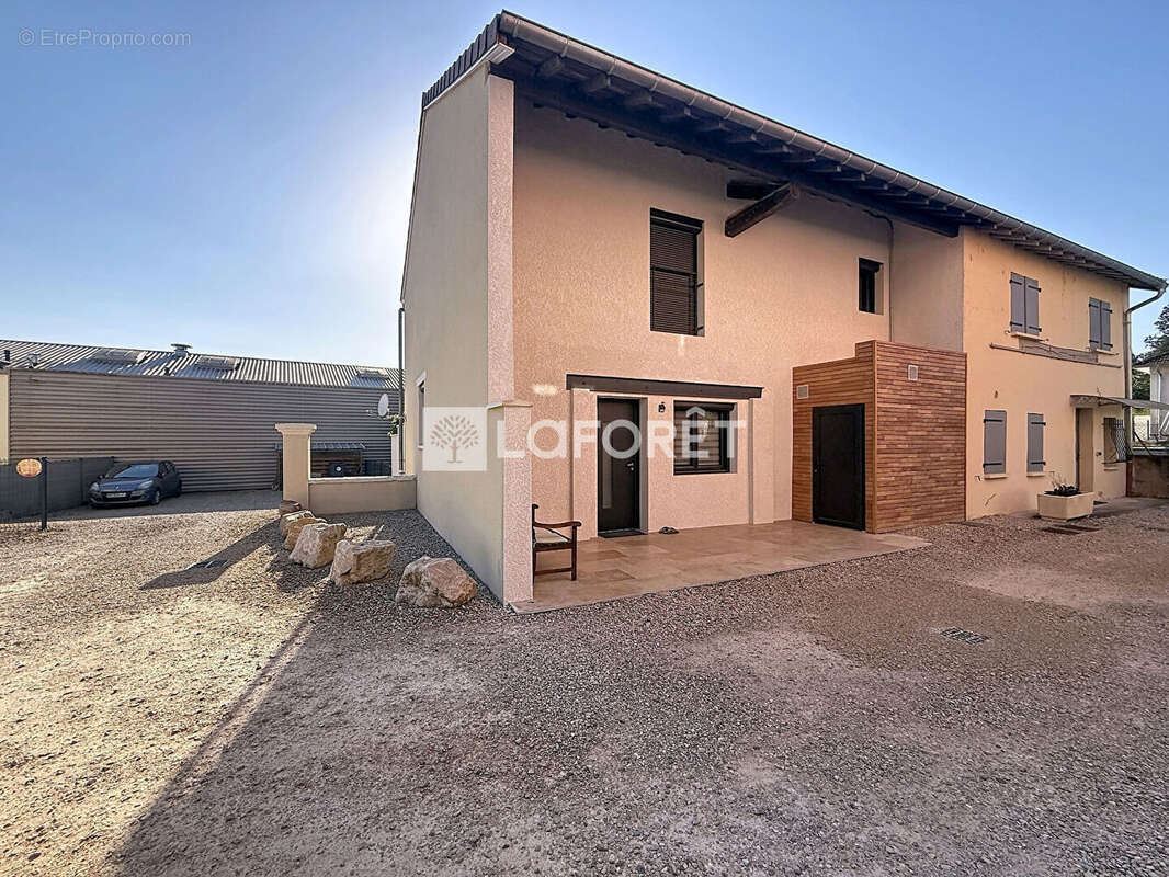 Maison de village rénovée - Mézériat - photo 15