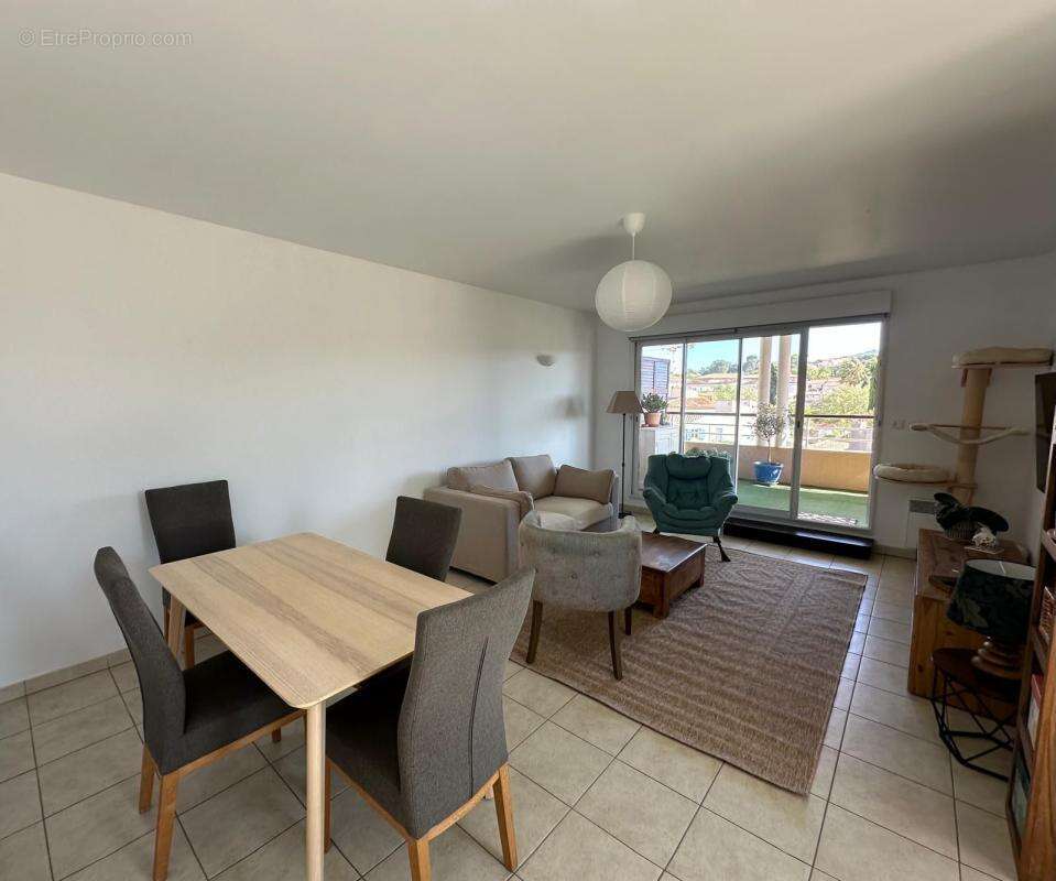 Appartement à SIX-FOURS-LES-PLAGES