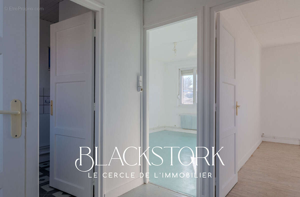 Maison 4 pièces à rafraîchir Neuville-en-ferrain 90 m2 au sol. - photo 9