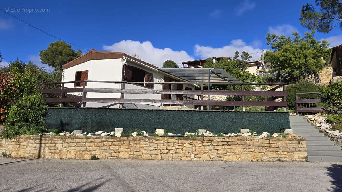 Maison à LE CASTELLET