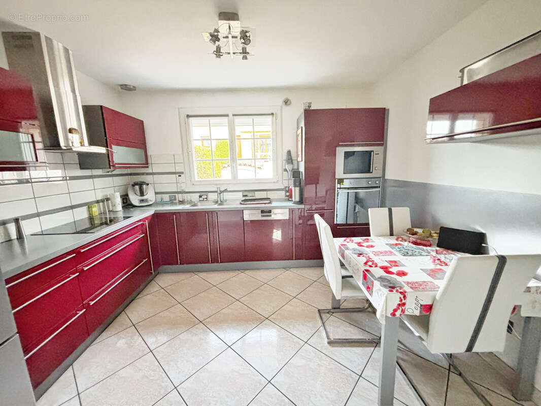 Maison à SAINT-BONNET-DE-MURE