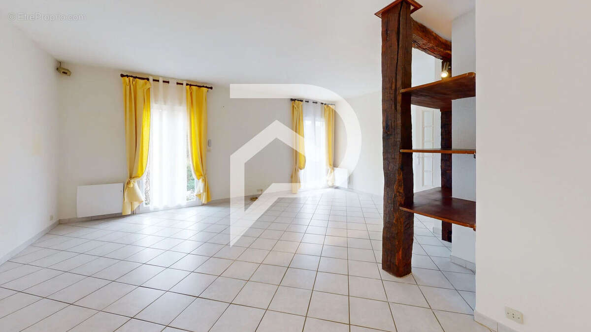 Maison à NEUILLY-SUR-SUIZE