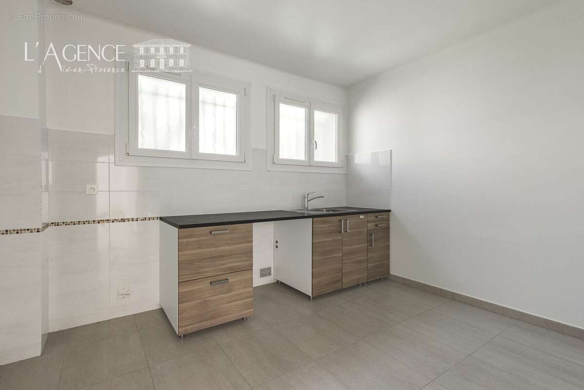 Maison 206 m² à Aix-En-Provence  - photo 7