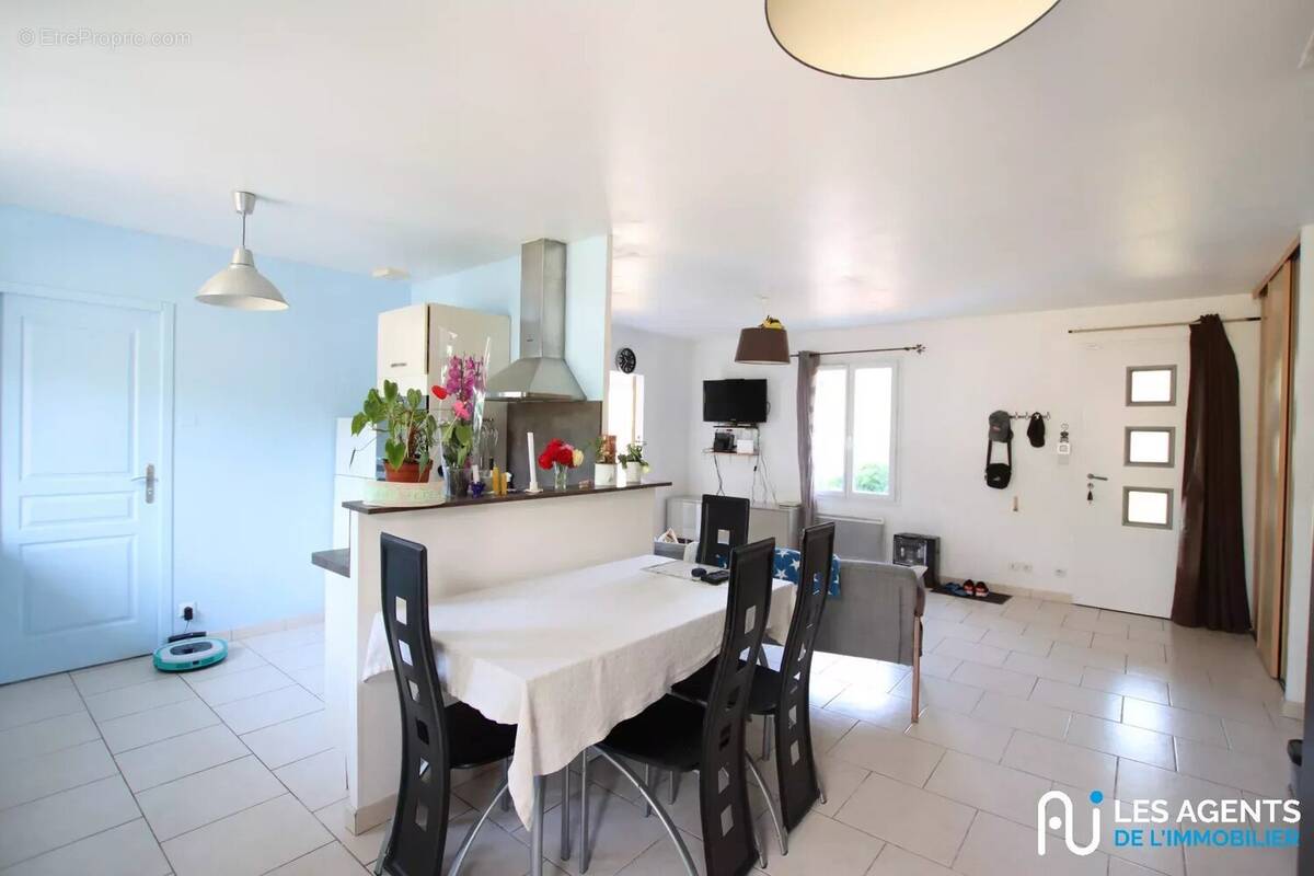 Maison 109 m² à Donnery  - photo 3