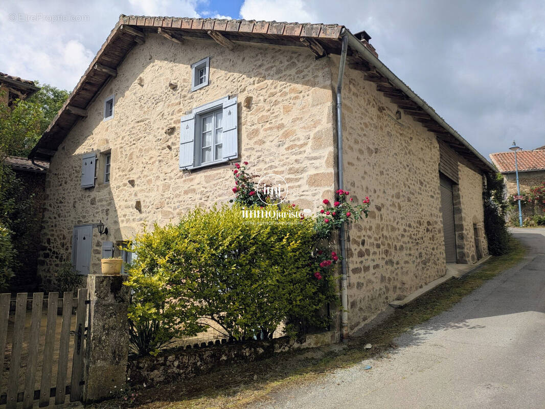 Maison à SAINT-YRIEIX-SOUS-AIXE