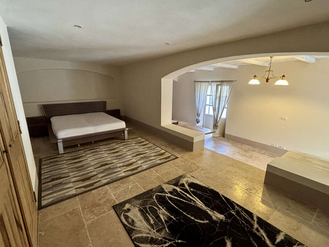 Maison à GOUDARGUES