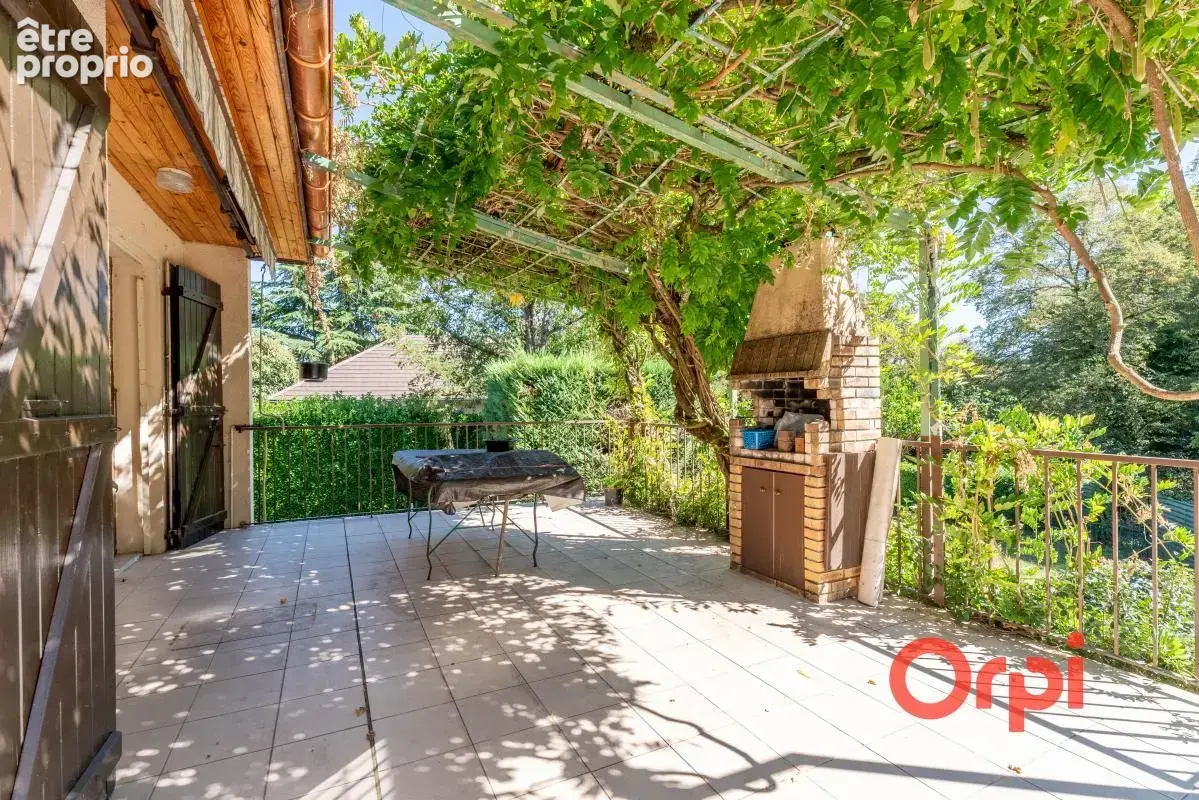 Maison avec beau terrain arboré et ruisseau en contre bas - photo 7