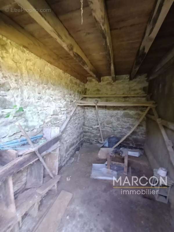 Maison à SAINT-HILAIRE-LE-CHATEAU