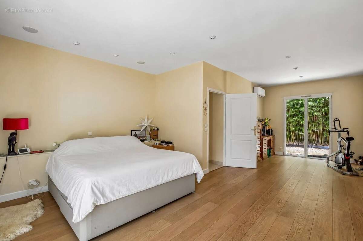 Le vesinet sud, 8 mn rer, maison contemporaine de 261 m² - 5 chambres - terrain 1000 m² - photo 10