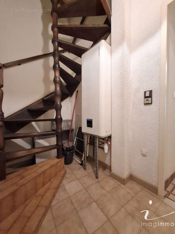 Rare maison de village de type 4 avec cours et garage de 60 m2 ! - photo 14