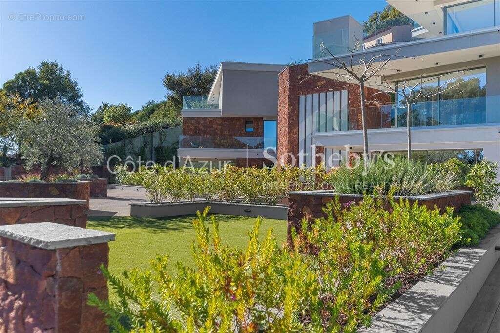 Appartement à LES ADRETS-DE-L&#039;ESTEREL