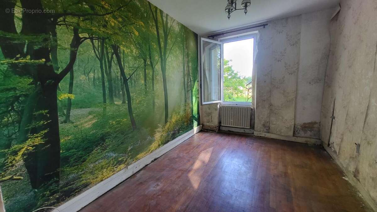 241300 Maison Bosset 5 pièces de plain pied 103 m2 à rénover sur parcelle de 2237 m² - photo 11
