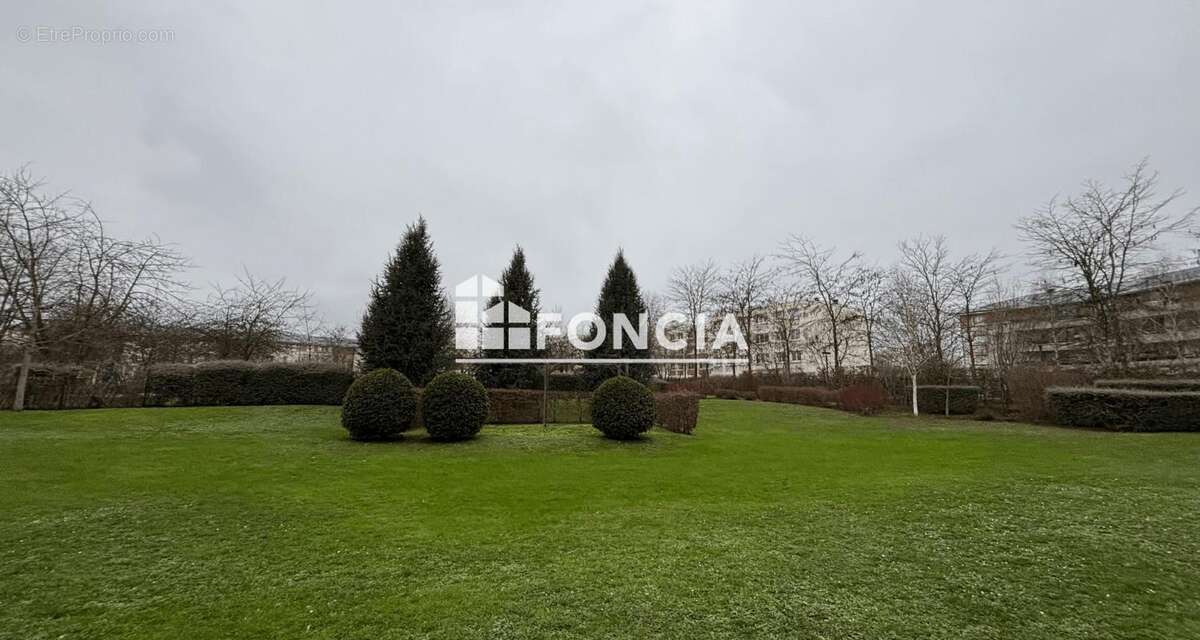 Appartement à LE PLESSIS-TREVISE