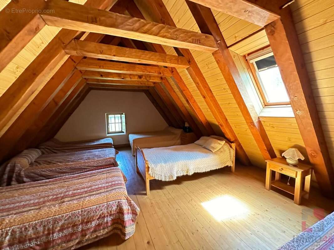 Maison à FRAYSSINET-LE-GELAT