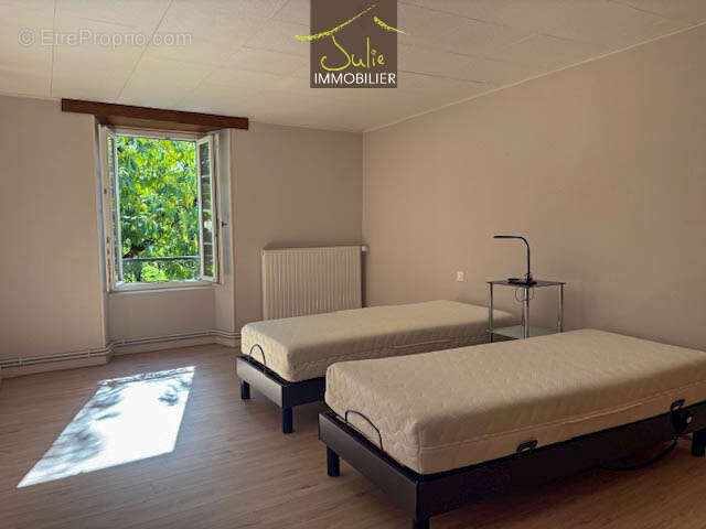 Maison à MONCOUTANT