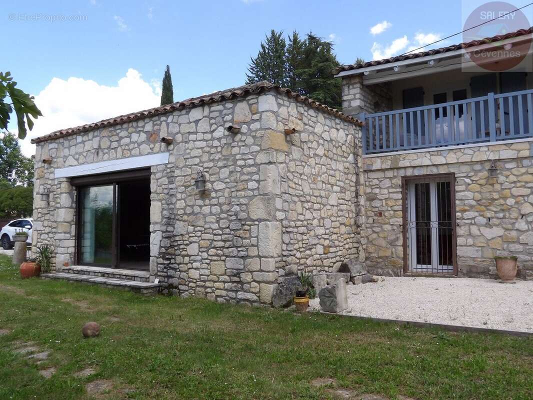 Maison à VEZENOBRES