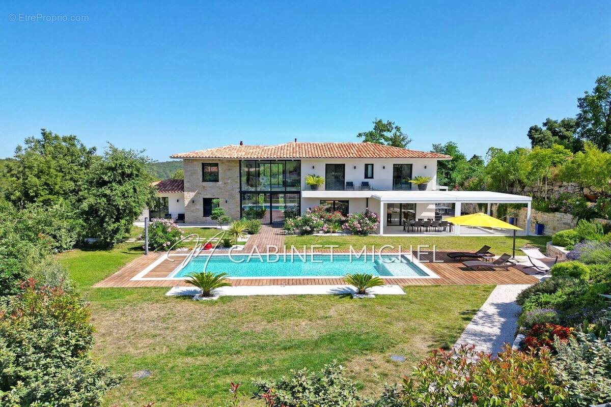 Maison à ROQUEFORT-LES-PINS