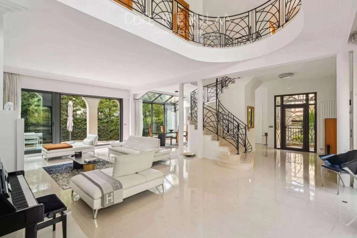 Maison à SAINT-MAUR-DES-FOSSES