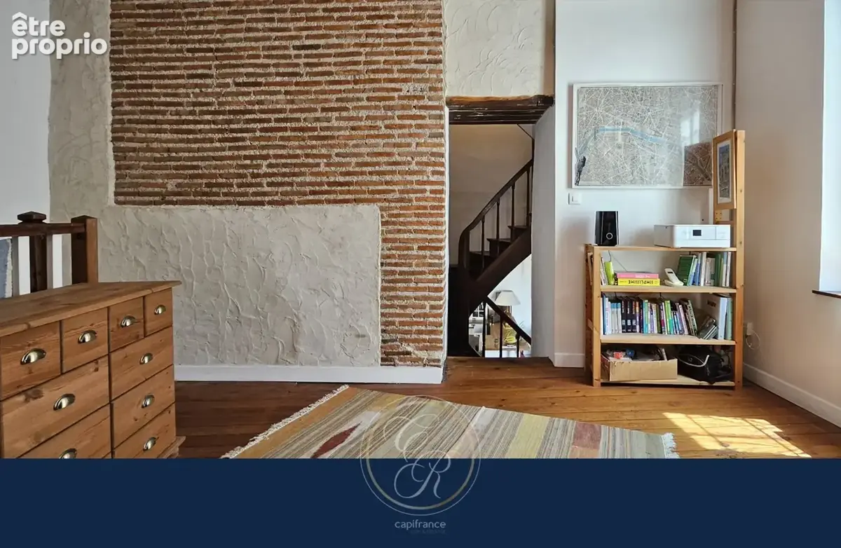 Maison de caractère au cœur de village ligérien - Volumes, charme et multiples possibilités - photo 9