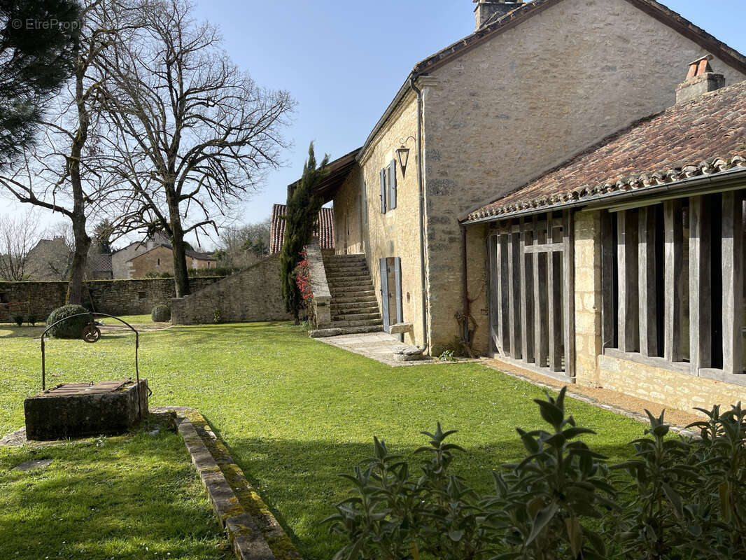 Maison à SARLIAC-SUR-L'ISLE