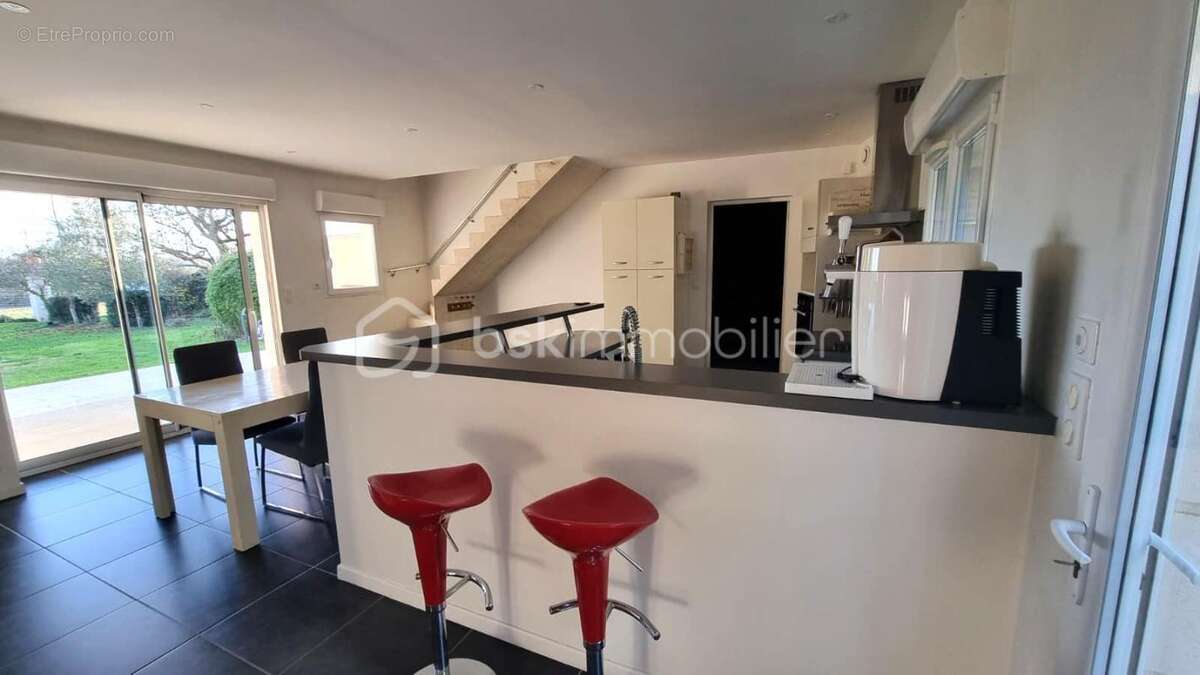 BERTHENAY 15 minutes de Tours - Maison de 180 M² - 3 Chambres dont deux suites parentales – salle de jeux (possibilité d’aménage - photo 7