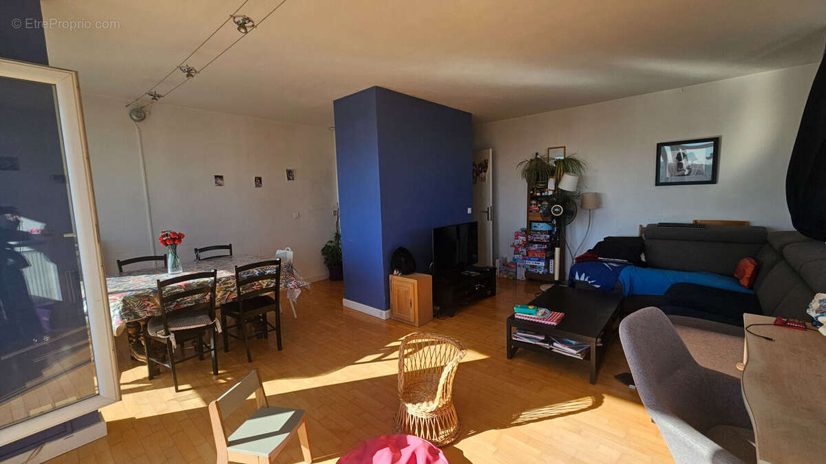 Appartement à HOUILLES