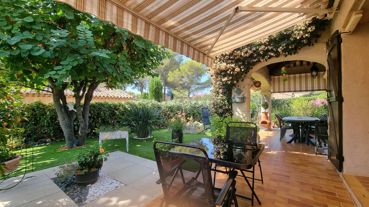 EXCLUSIVITÉ   BOULOURIS   Maison au calme, 3 chambres, jardin 615 m2 et grand sous-sol - photo 2