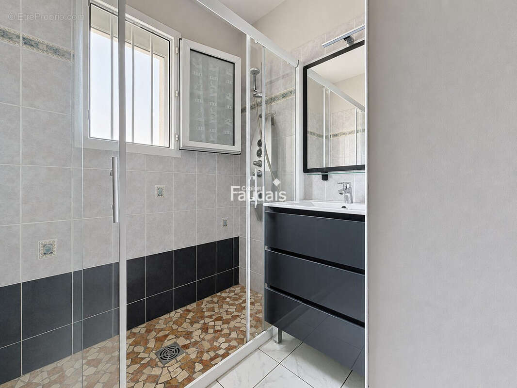 Maison 81 m² à Gouville-Sur-Mer  - photo 9