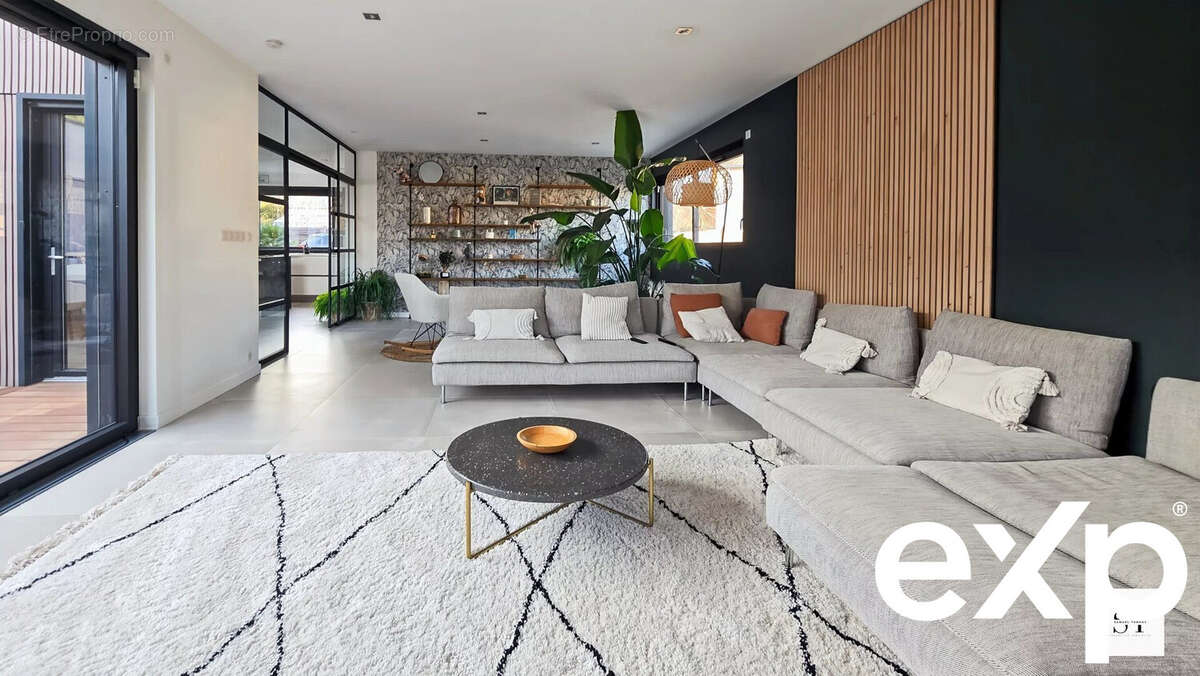 Maison à SAINT-SEBASTIEN-SUR-LOIRE