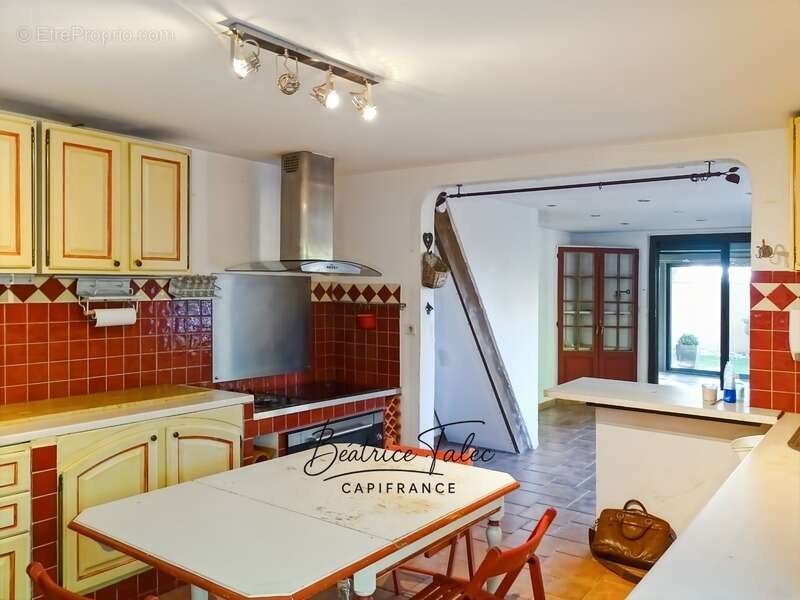 Maison à POURRIERES