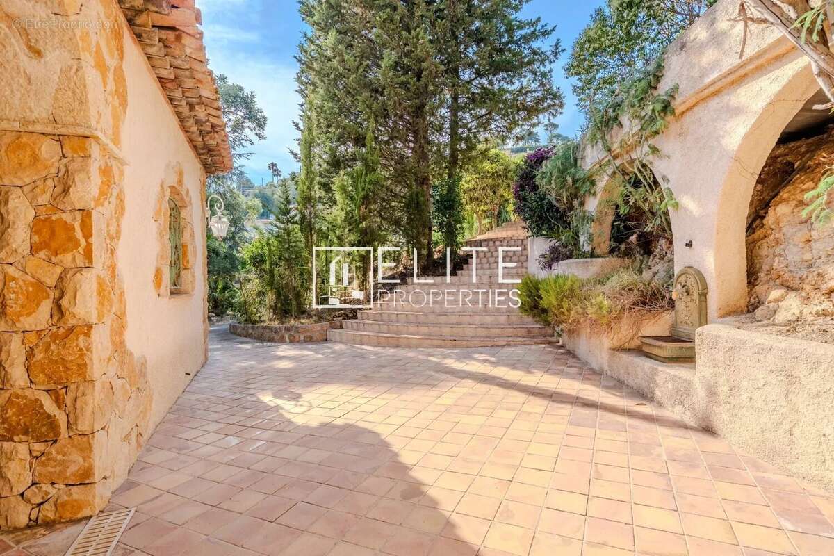 Maison de charme avec vue mer panoramique. piscine et dépendance - photo 21