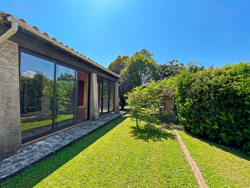 Maison à MOUANS-SARTOUX