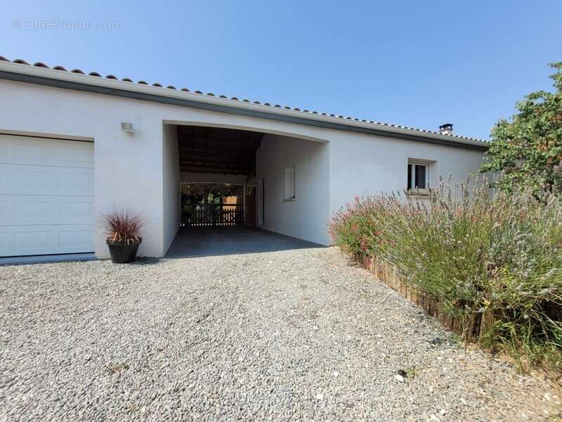Maison à vendre 6 pièces PUY DU LAC (17) - photo 13