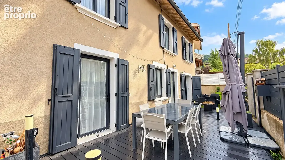 Maison mitoyenne de 136 m2 avec cellier, dépendance et terrain - photo 8